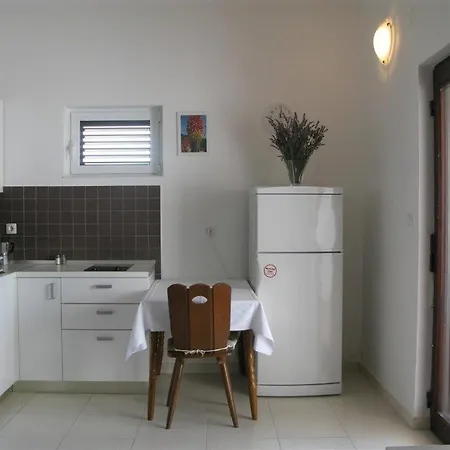With A Parking Space Palit, Rab - 16356 Apartamento Mundanije