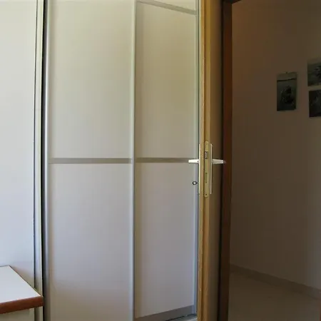 With A Parking Space Palit, Rab - 16356 Apartamento