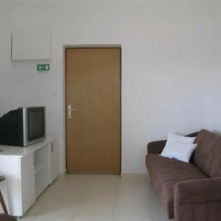 Apartamento With A Parking Space Palit, Rab - 16356 Mundanije