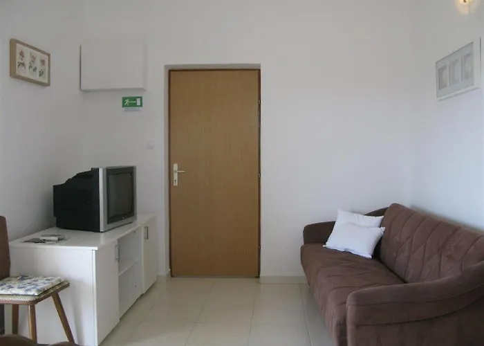Διαμέρισμα With Parking Space Palit, Rab - 16356 Mundanije